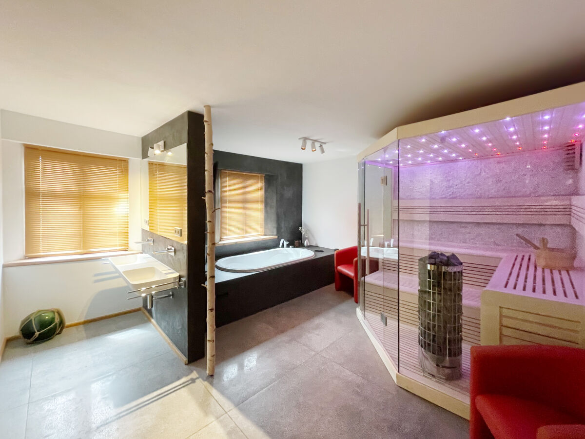 Bad und Sauna